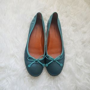 Marc Jacobs Classic satin flats.